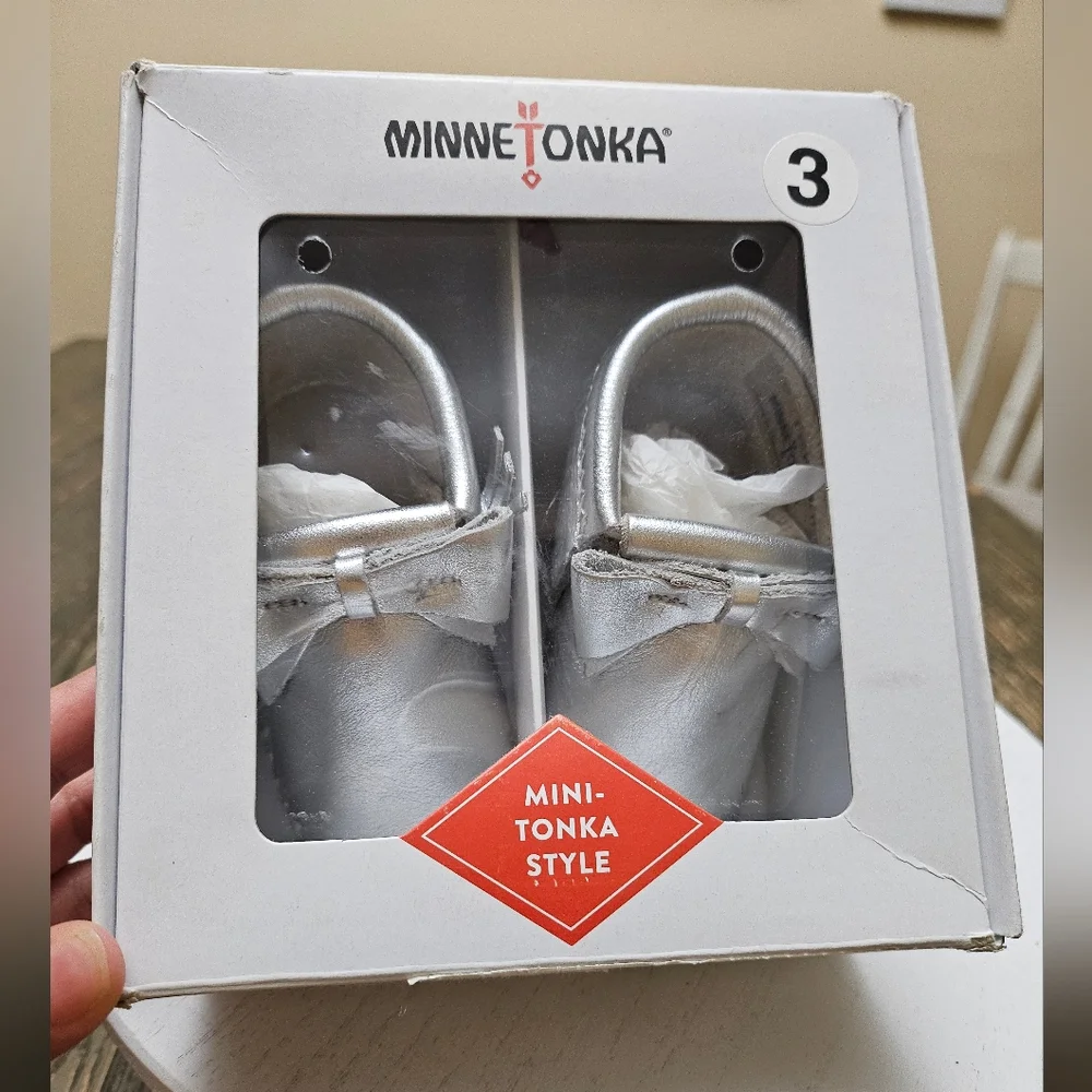 Minnetonka Infan Girl's Rosie Bootie Silver Size 3 New
